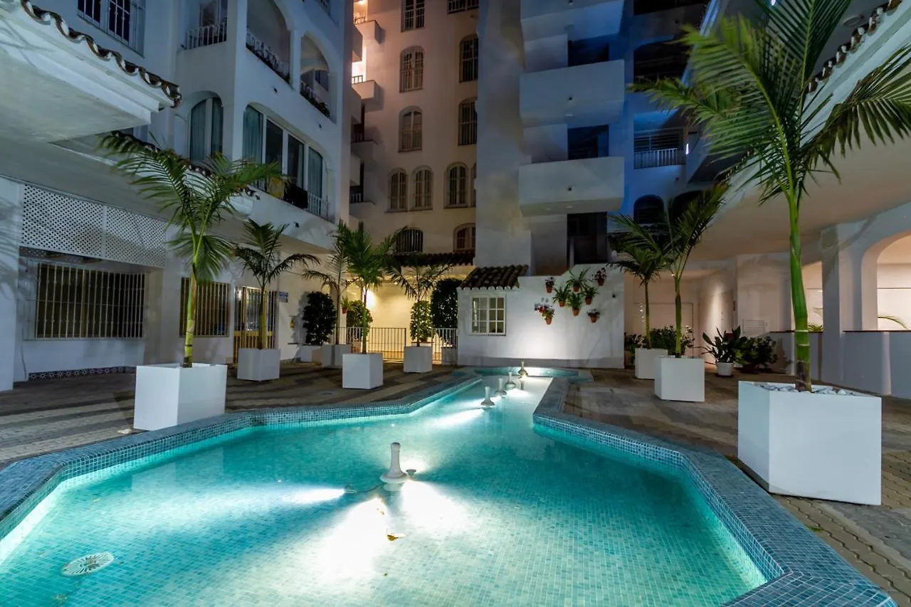 Marbella Banus Suites - Iris Tropical Garden Banus Suite Apartment Spain