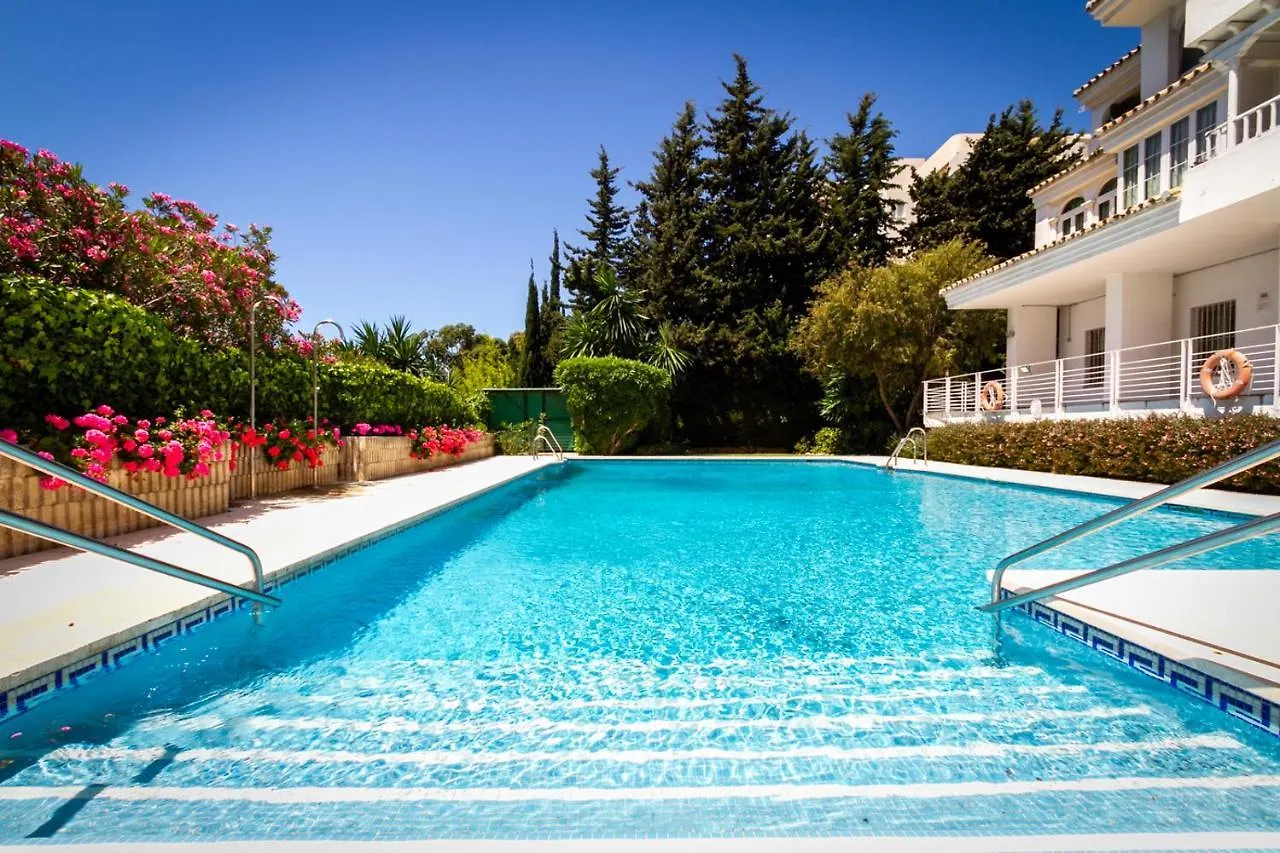 Marbella Banus Suites - Iris Tropical Garden Banus Suite Apartment