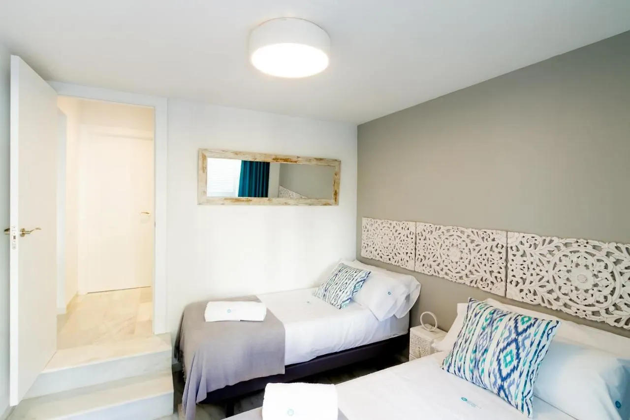 Marbella Banus Suites - Iris Tropical Garden Banus Suite Apartment