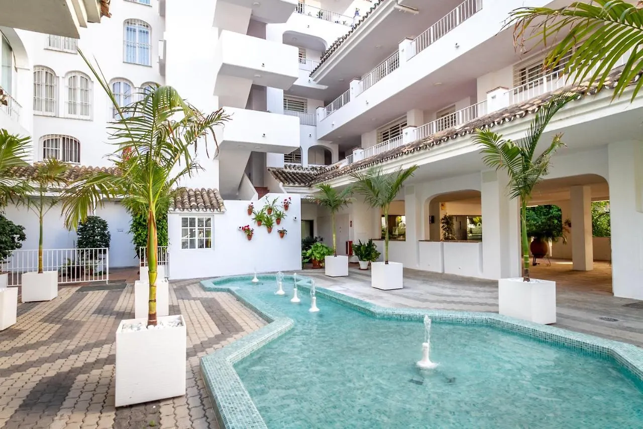 Marbella Banus Suites - Iris Tropical Garden Banus Suite Apartment Spain