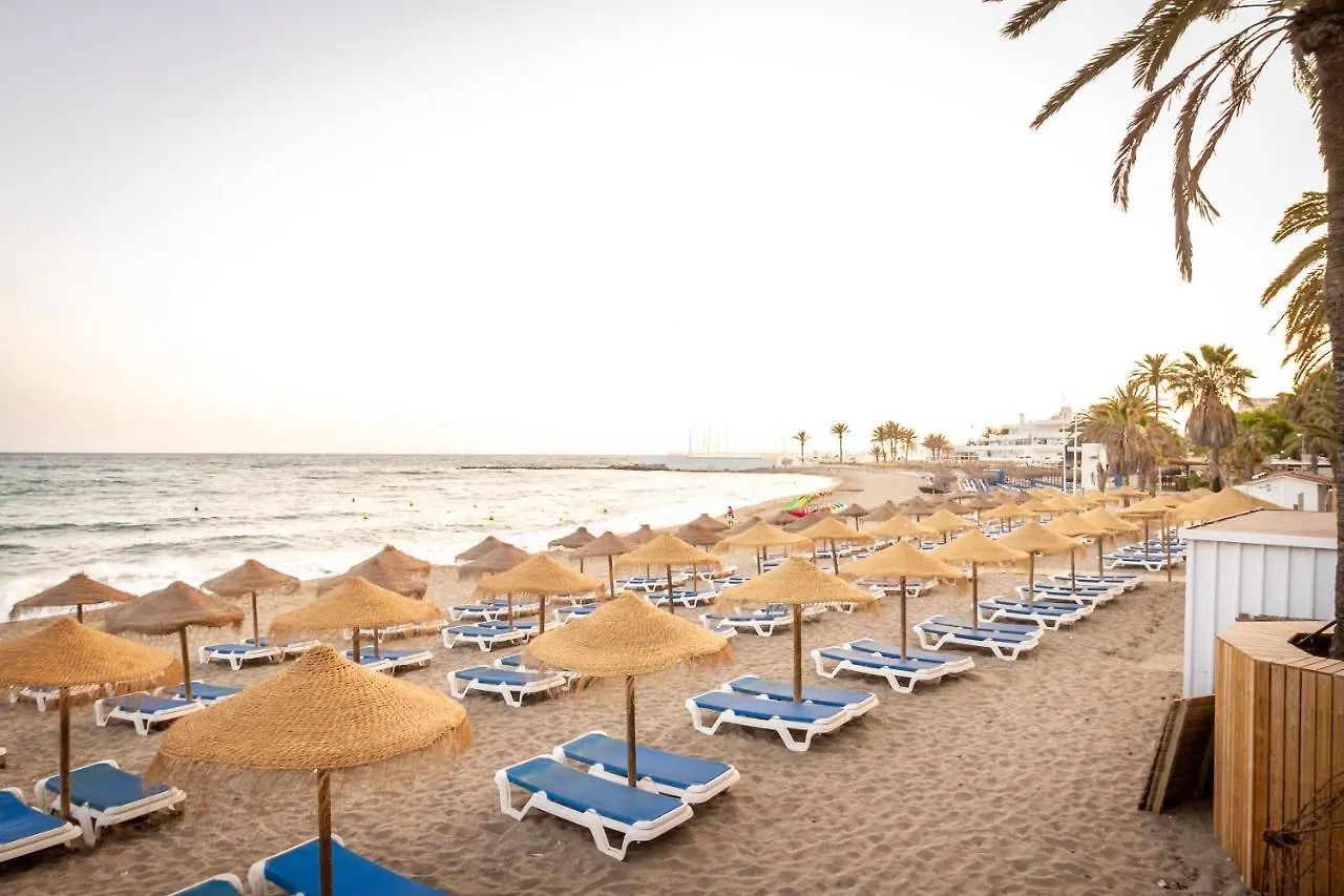 Marbella Banus Suites - Iris Tropical Garden Banus Suite Apartment